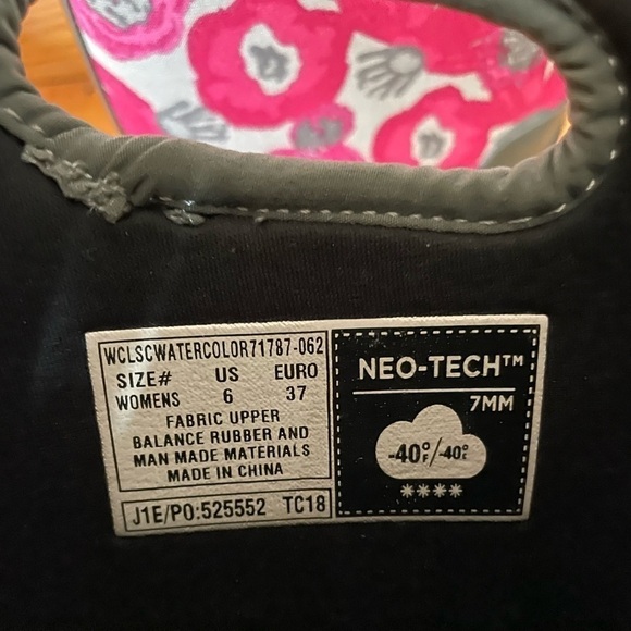 Bogs Women's Classic Farm Boots | Size 6 - Picture 10 of 12